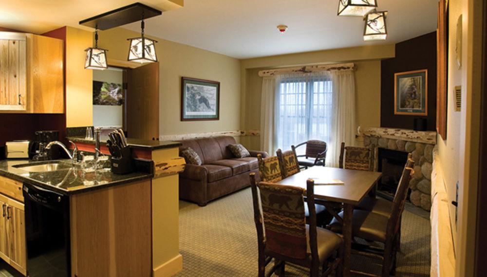 Hope Lake Lodge & Indoor Waterpark Cortland Exterior foto