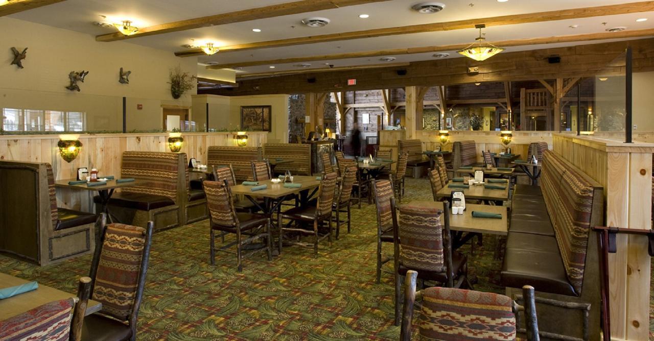 Hope Lake Lodge & Indoor Waterpark Cortland Exterior foto