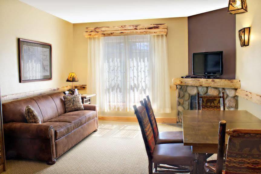 Hope Lake Lodge & Indoor Waterpark Cortland Exterior foto